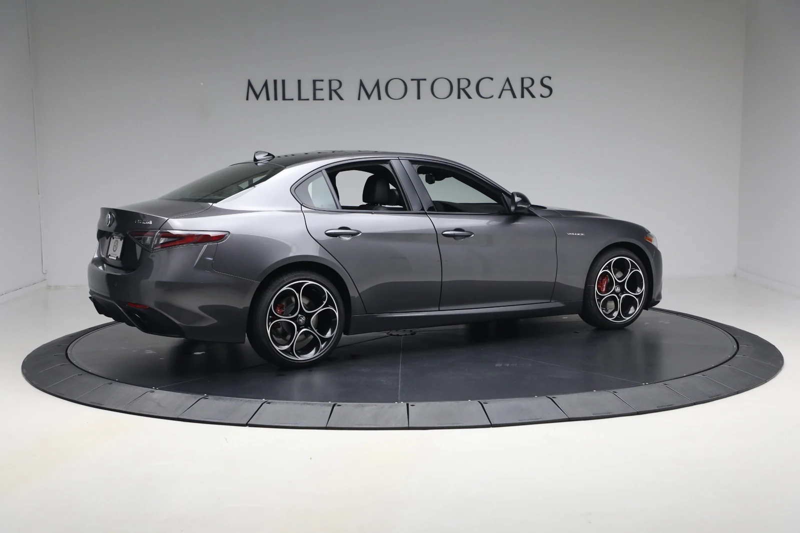 2026 Alfa Romeo Giulia Veloce, 8/17