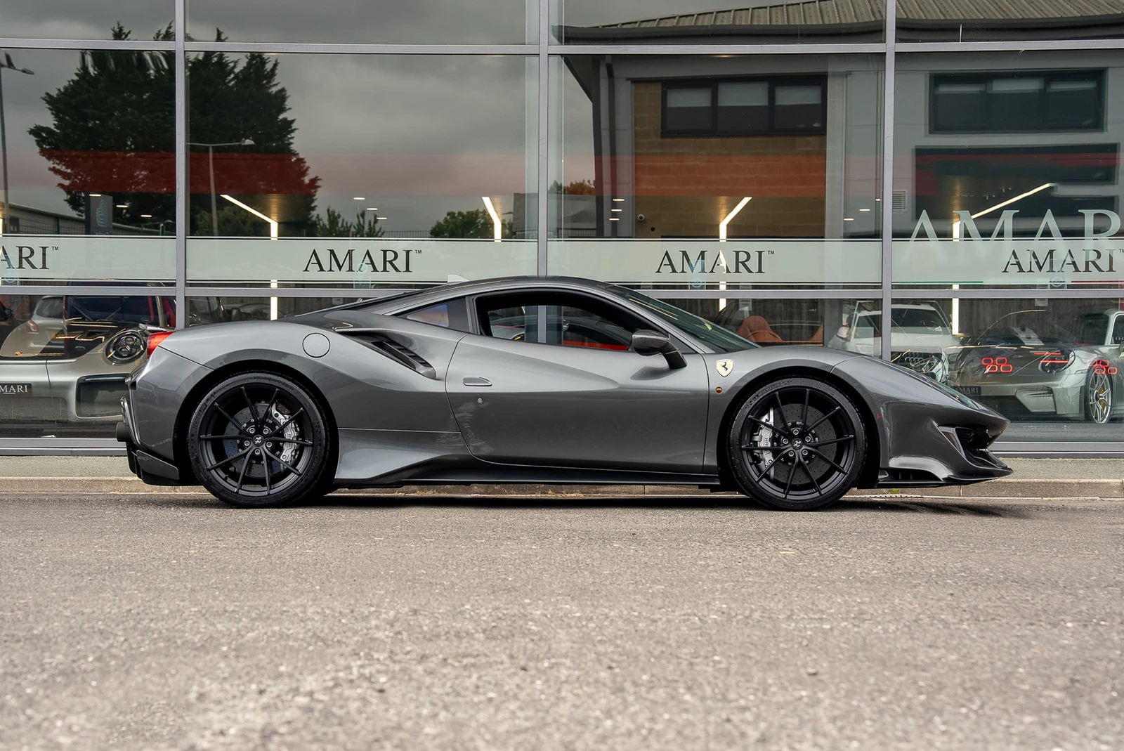 Ferrari 488 Pista, 2/10