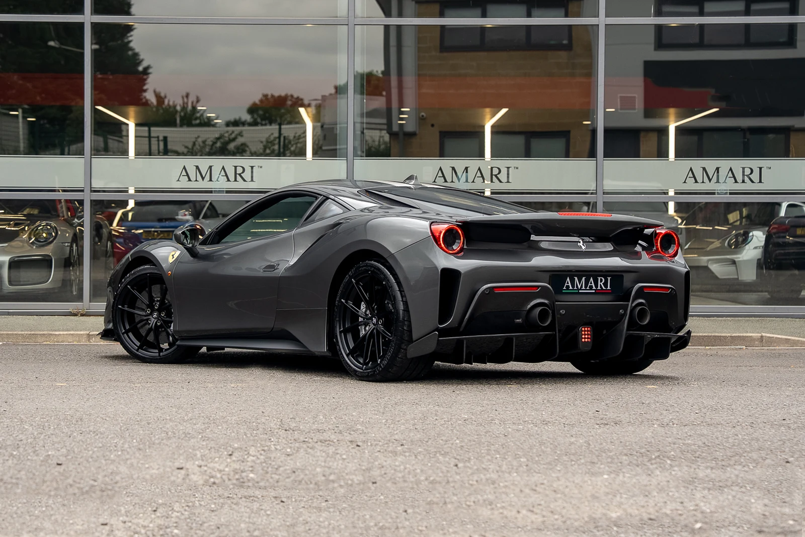 Ferrari 488 Pista, 3/10
