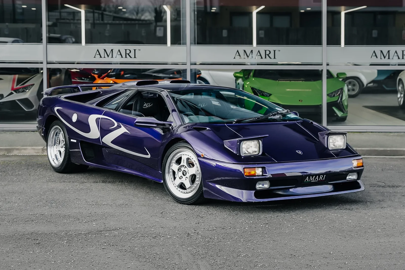 Seller photograph: Lamborghini Diablo SV Blu Scuro