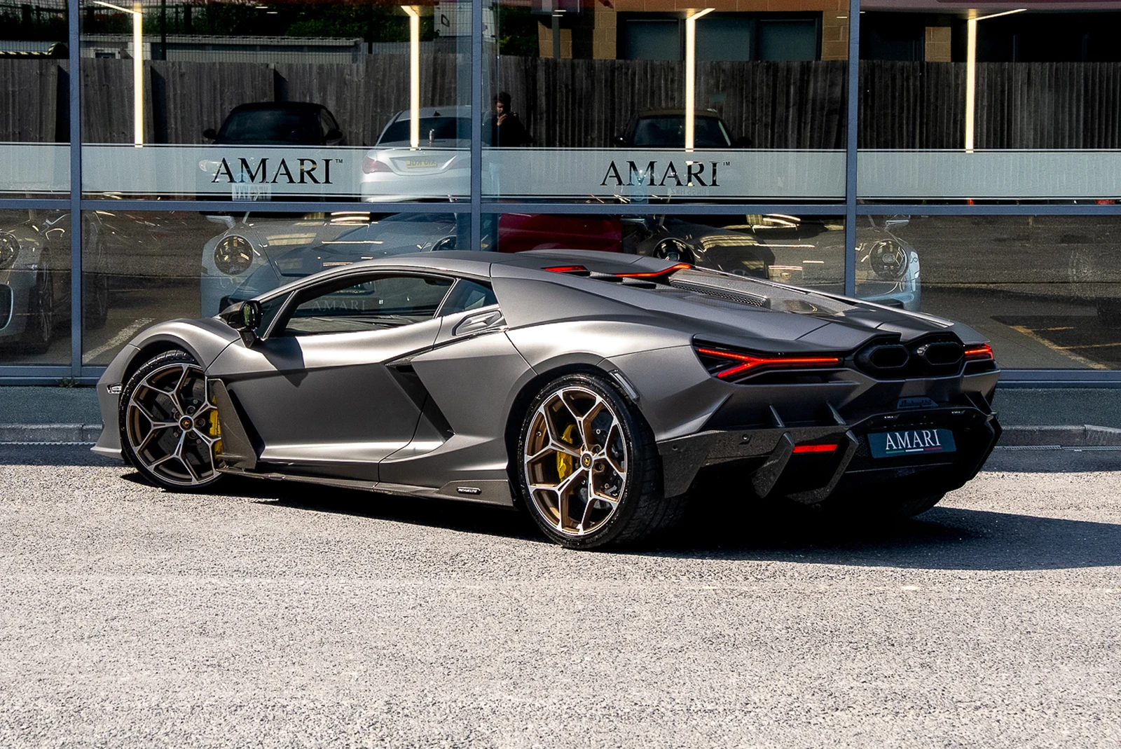Lamborghini Revuelto, 3/10
