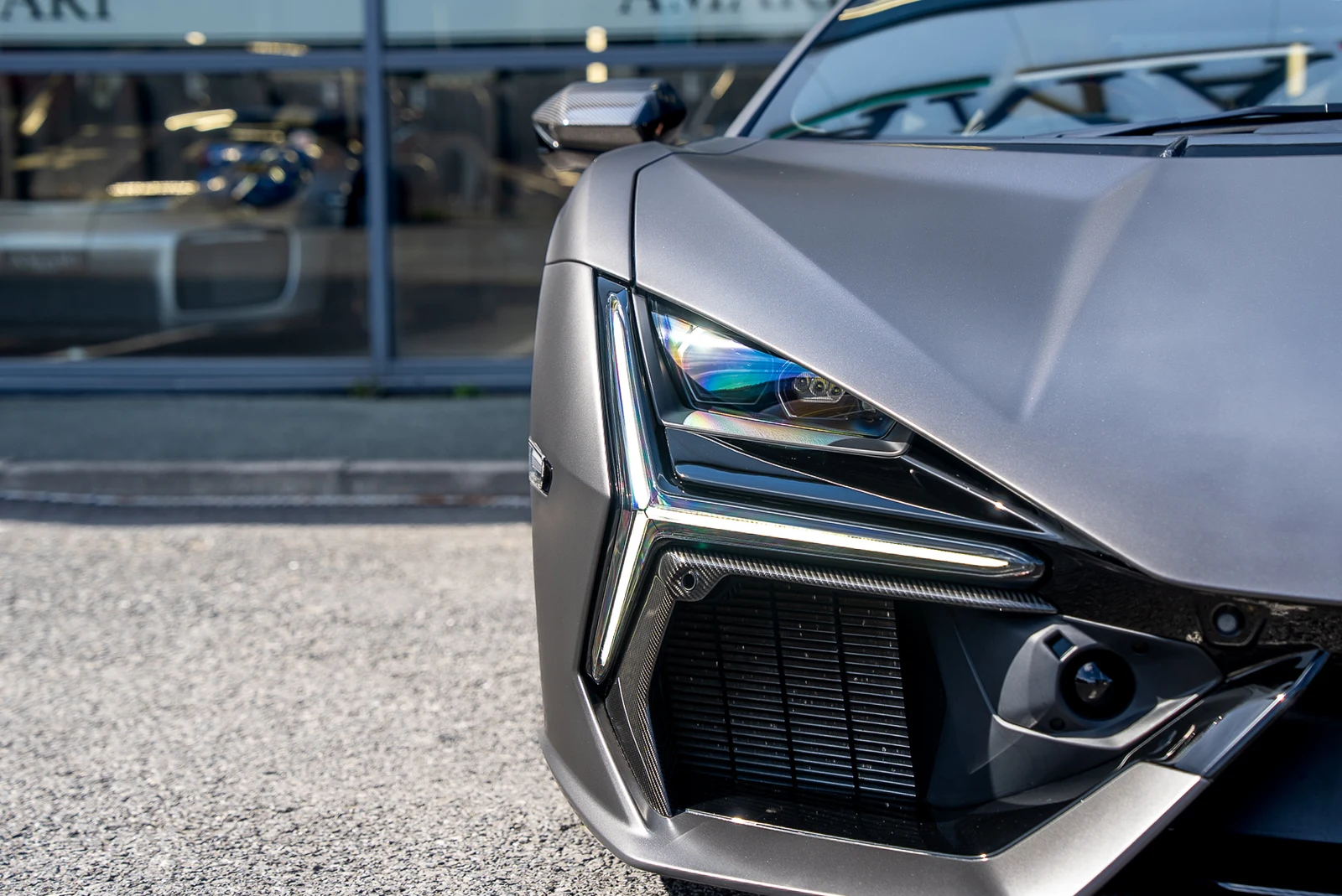 Lamborghini Revuelto, 6/10