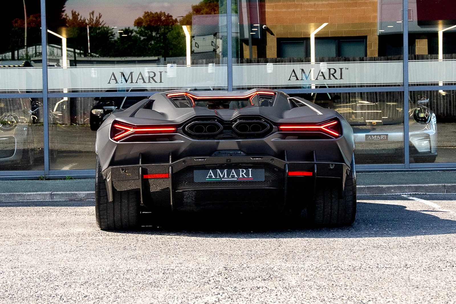 Lamborghini Revuelto, 7/10