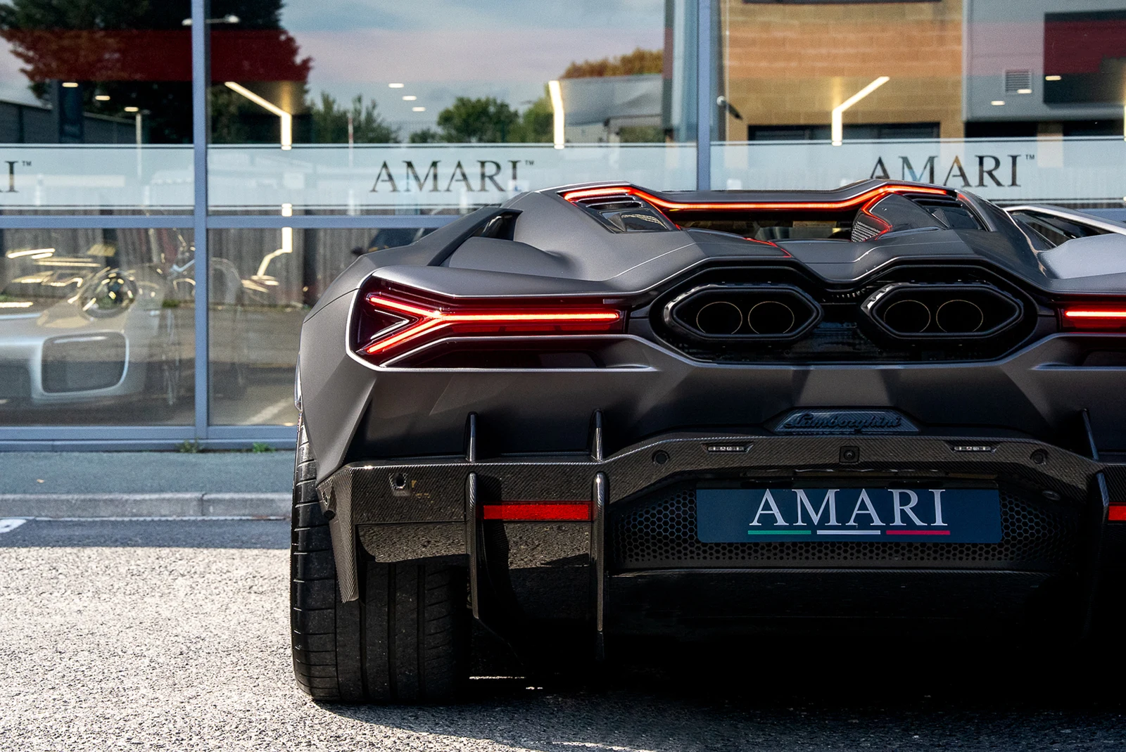 Lamborghini Revuelto, 9/10