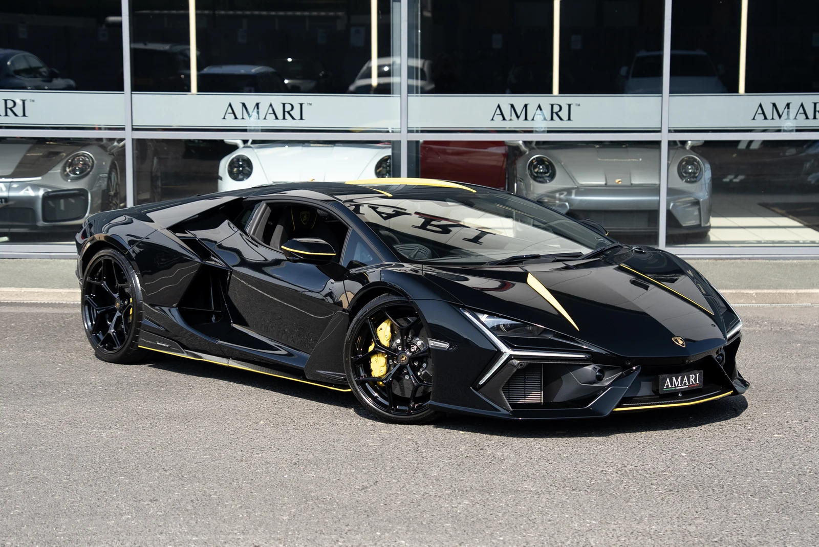Seller photograph: Lamborghini Revuelto Nero Helene