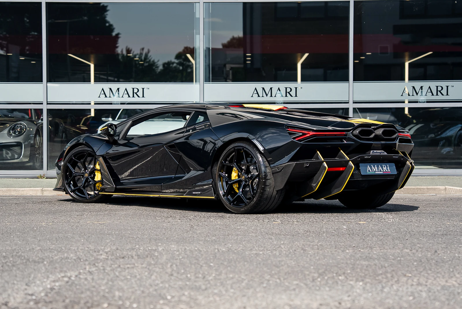 Lamborghini Revuelto, 3/10