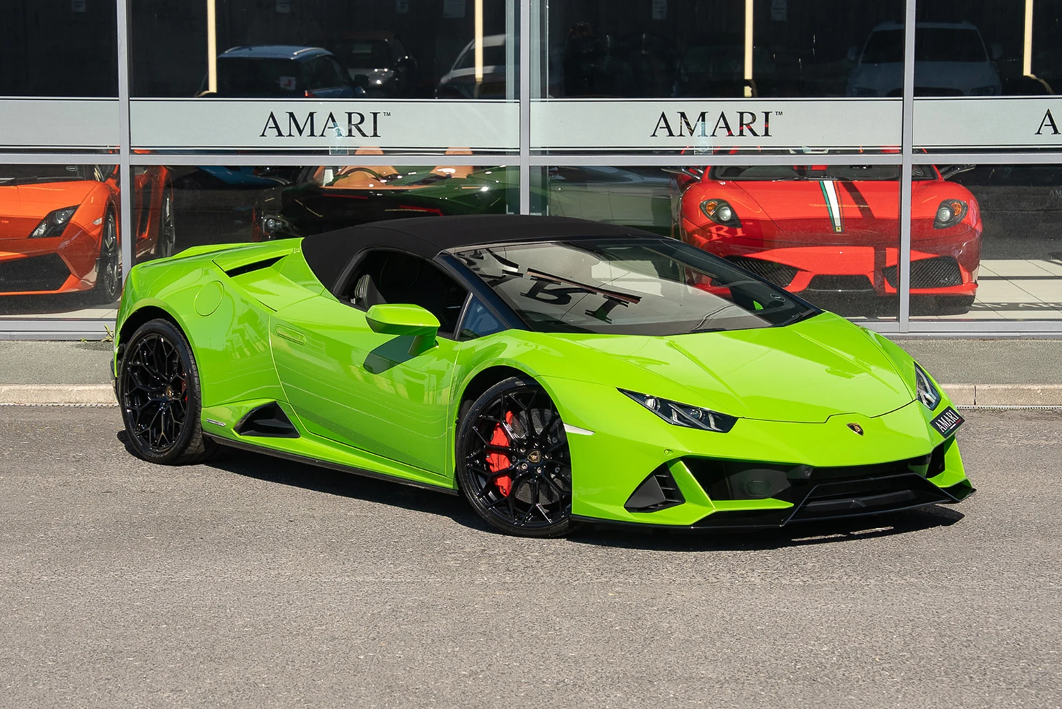 Seller photograph: Lamborghini Huracán Evo Spyder Verde Mantis