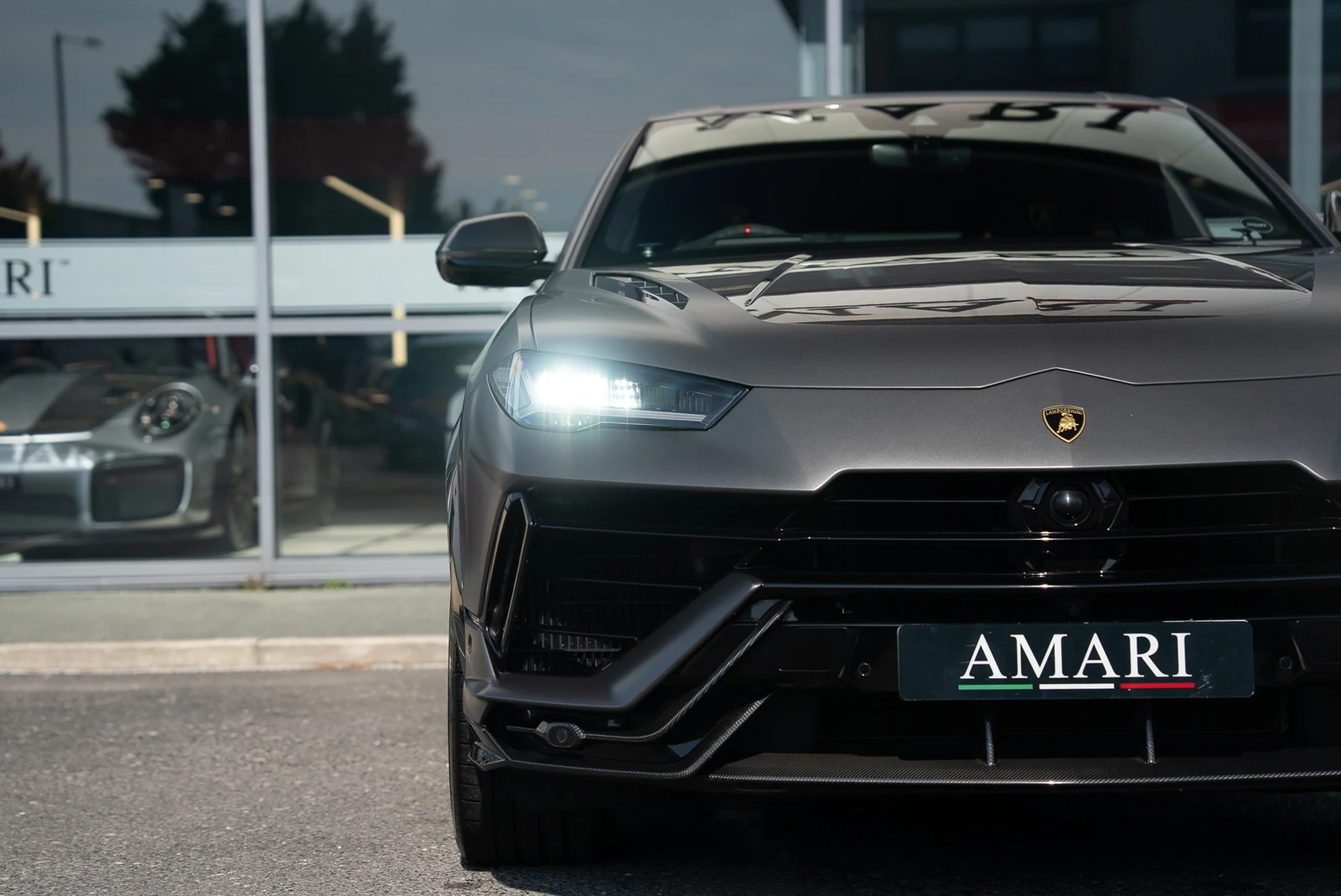 Lamborghini Urus Performante, 6/10