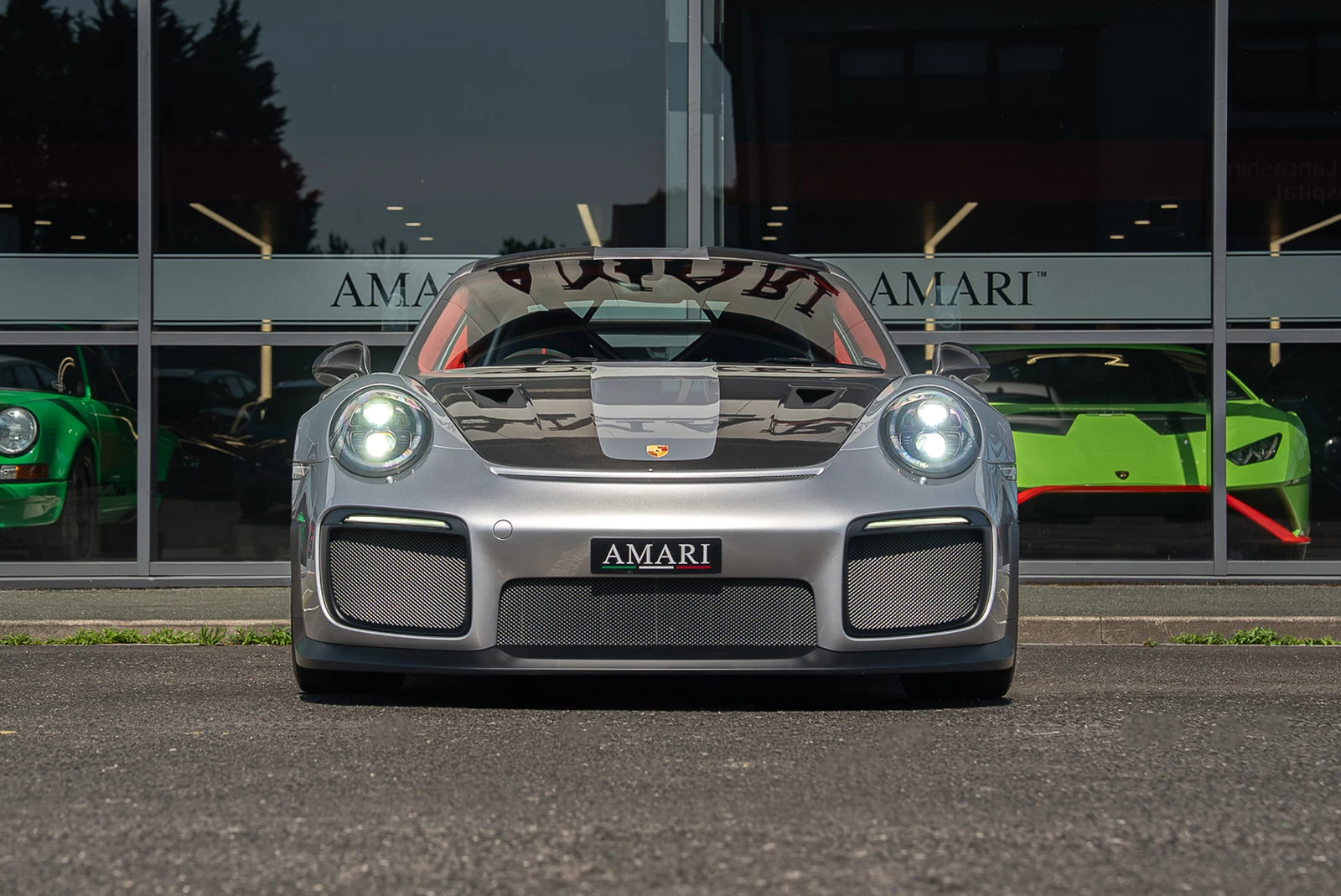 Porsche 911 GT2 RS Weissach (991), 4/10
