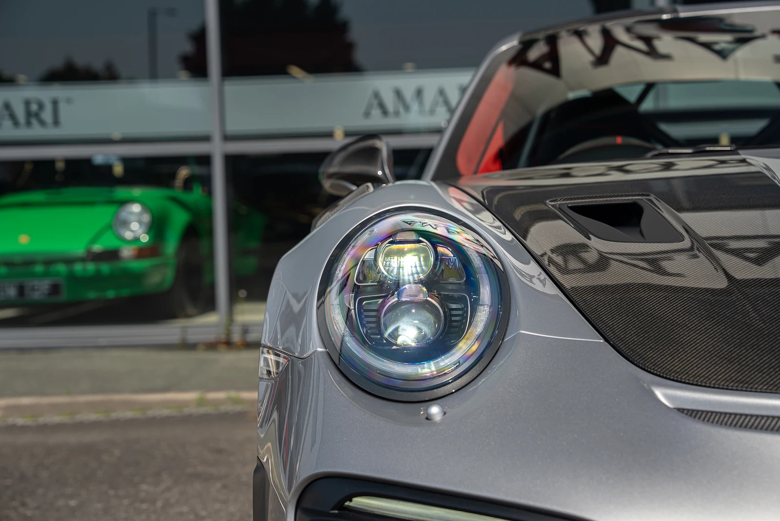 Porsche 911 GT2 RS Weissach (991), 6/10