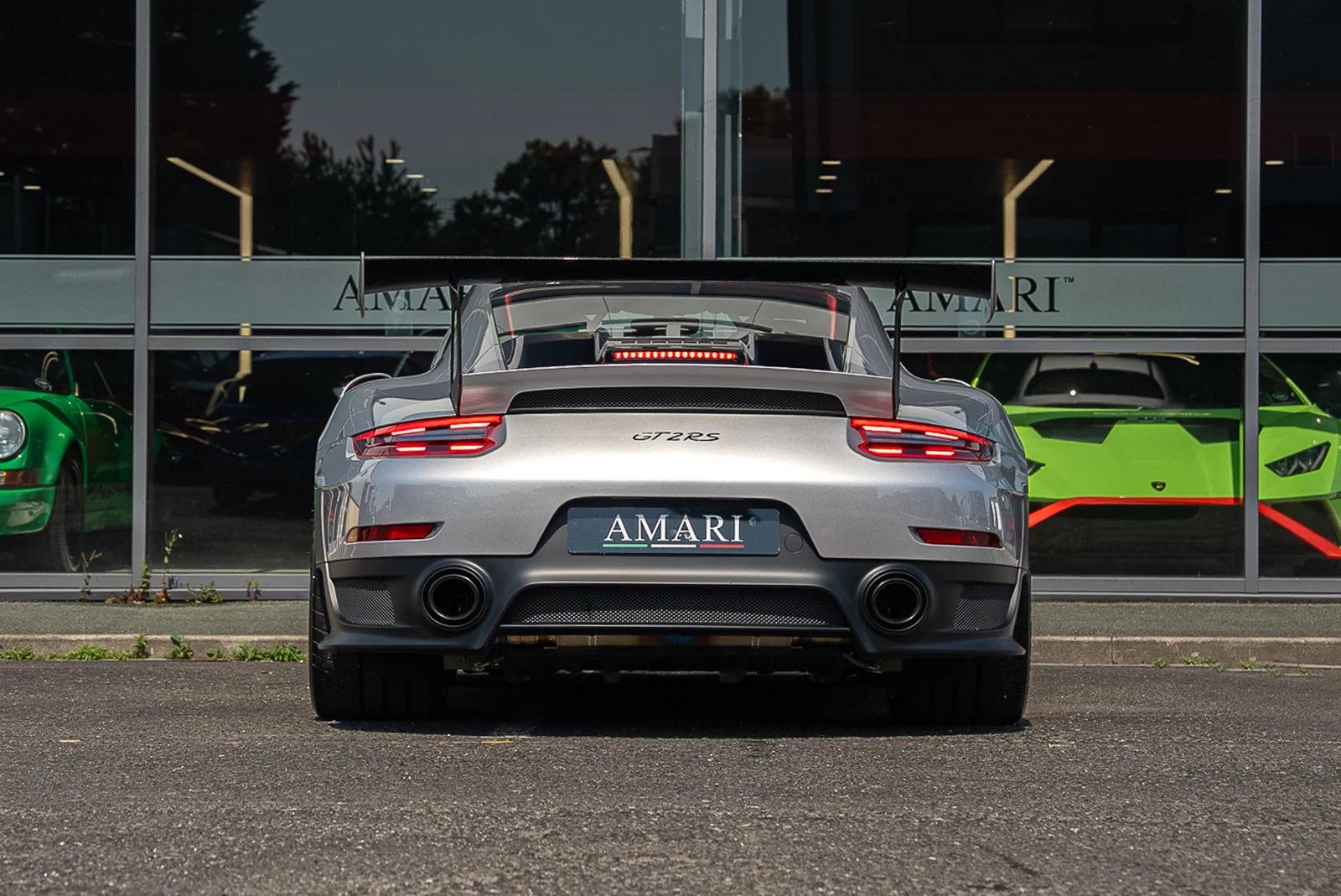Porsche 911 GT2 RS Weissach (991), 7/10