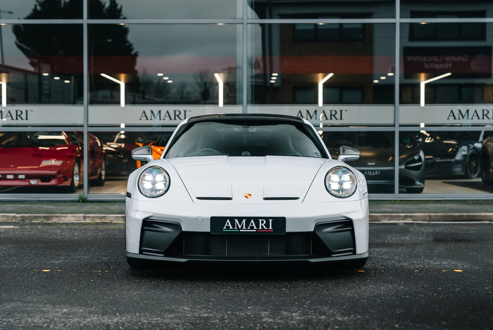 Porsche 911 GT3 Touring (992.2), 4/10