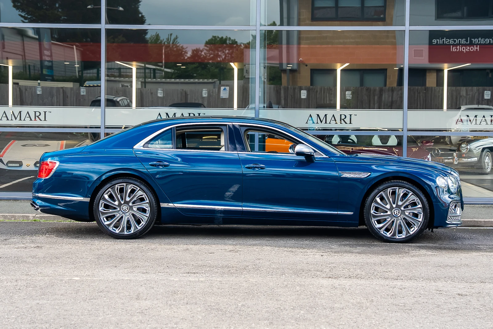 Bentley Flying Spur Mulliner W12, 2/10
