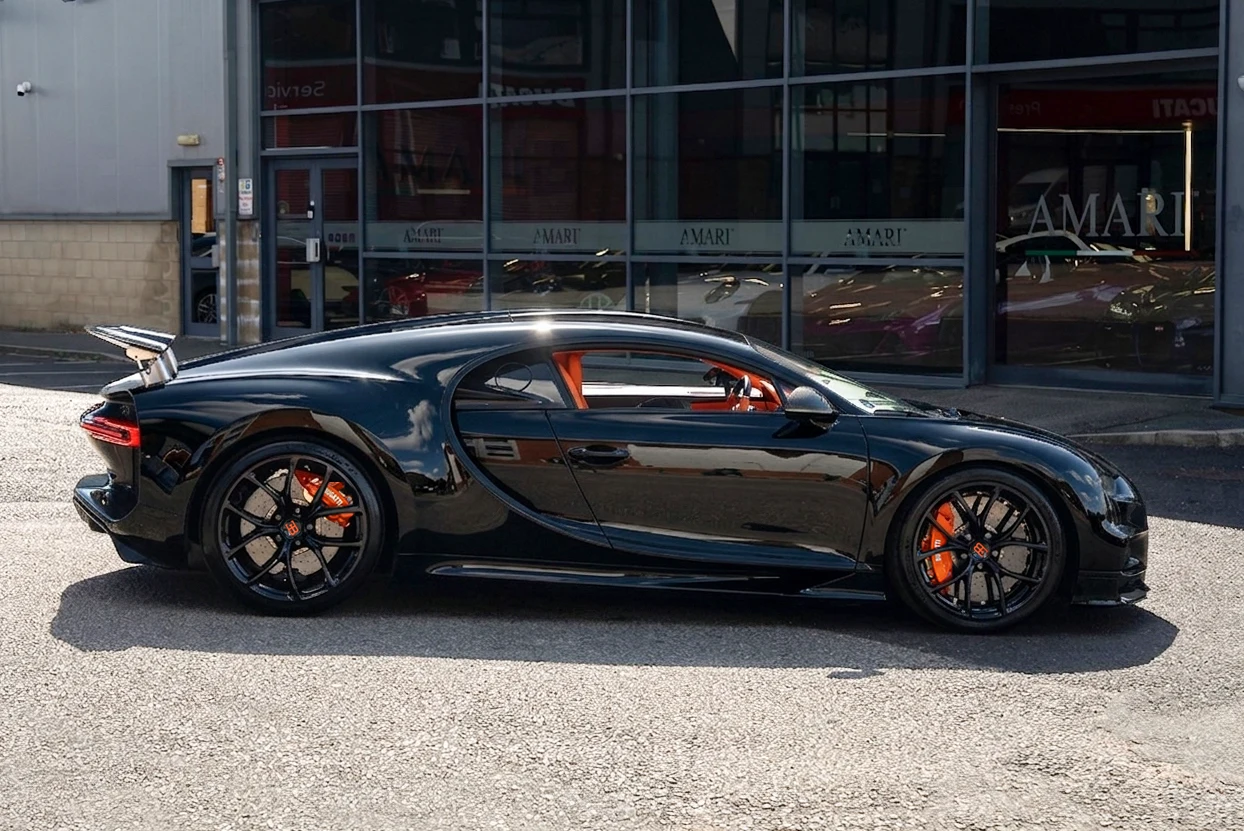 Bugatti Chiron, 2/10