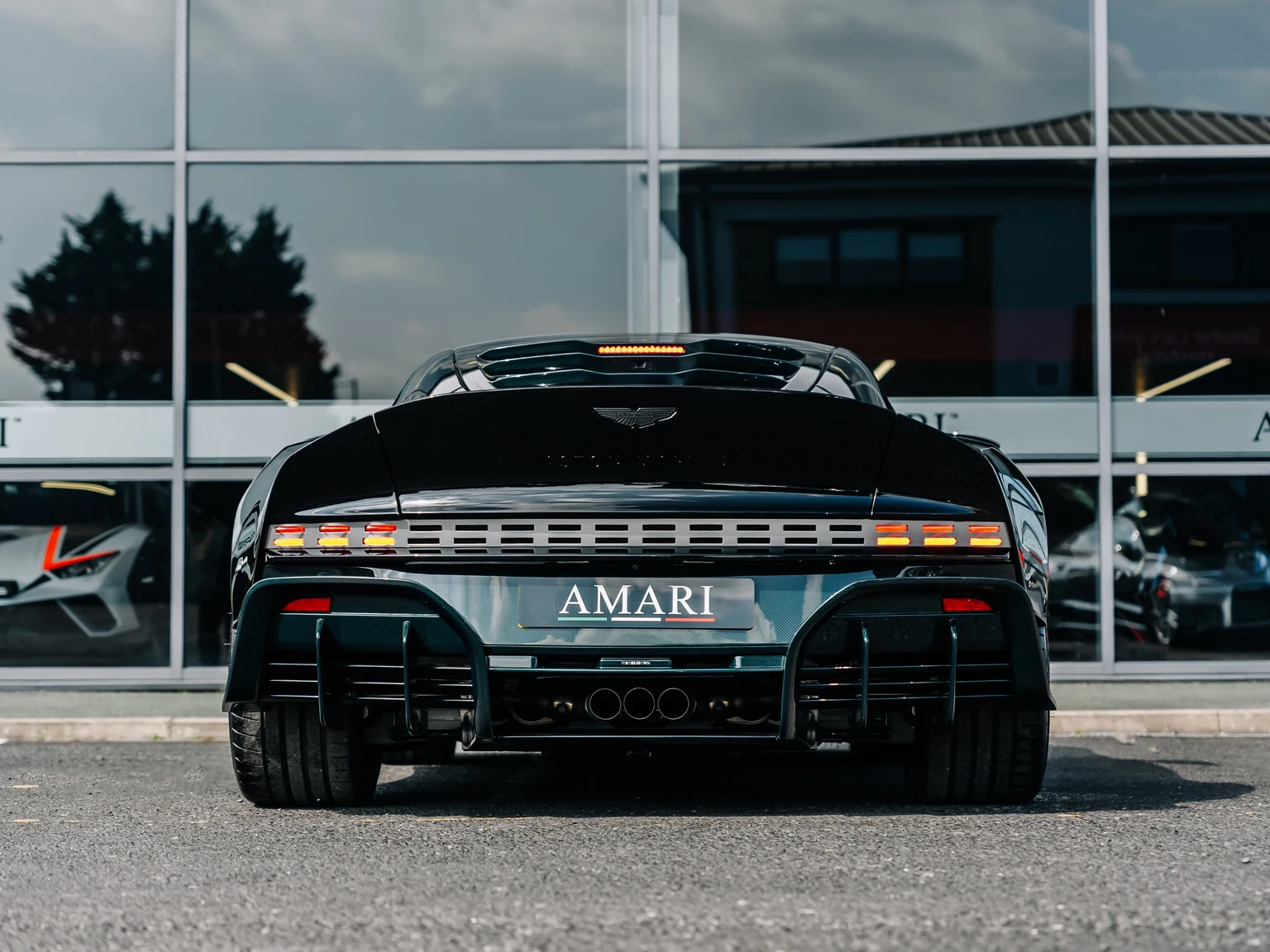Aston Martin Valour, 8/10