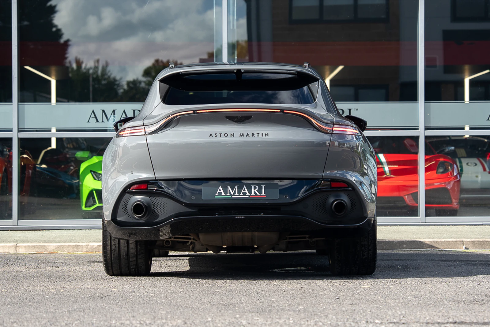 Aston Martin DBX, 7/10