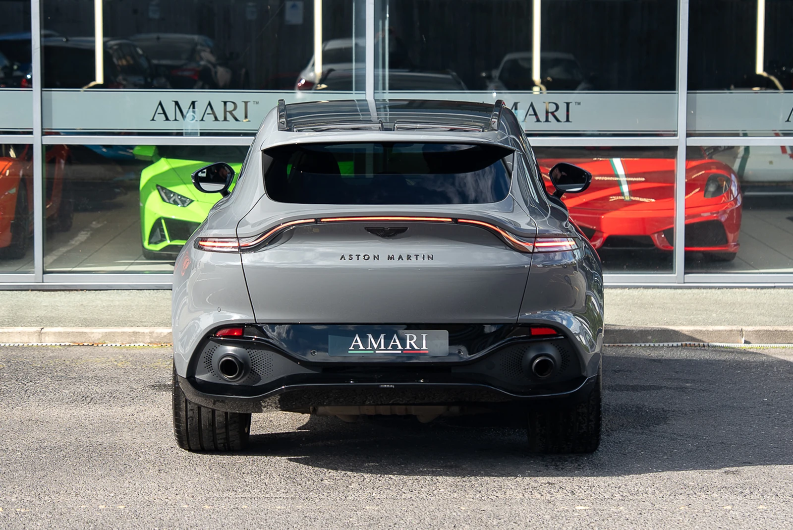 Aston Martin DBX, 8/10