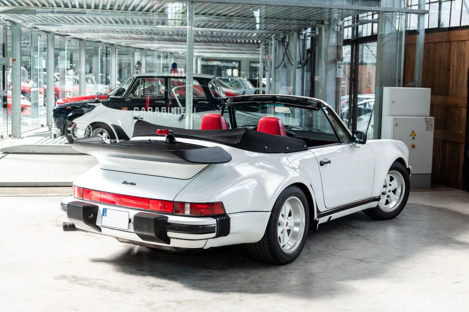 Porsche 911 Turbo Cabriolet (930), 3/10