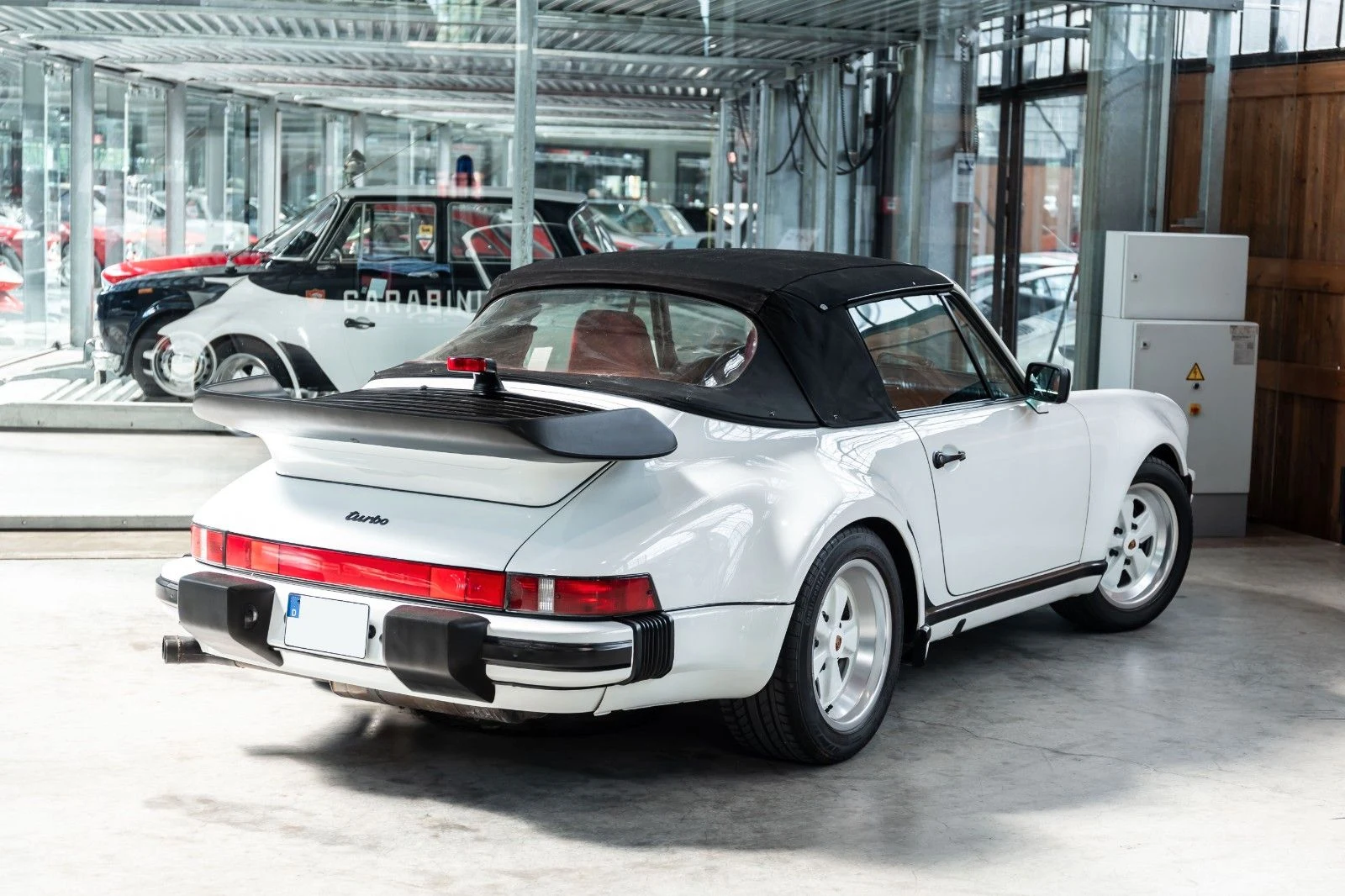 Porsche 911 Turbo Cabriolet (930), 4/10