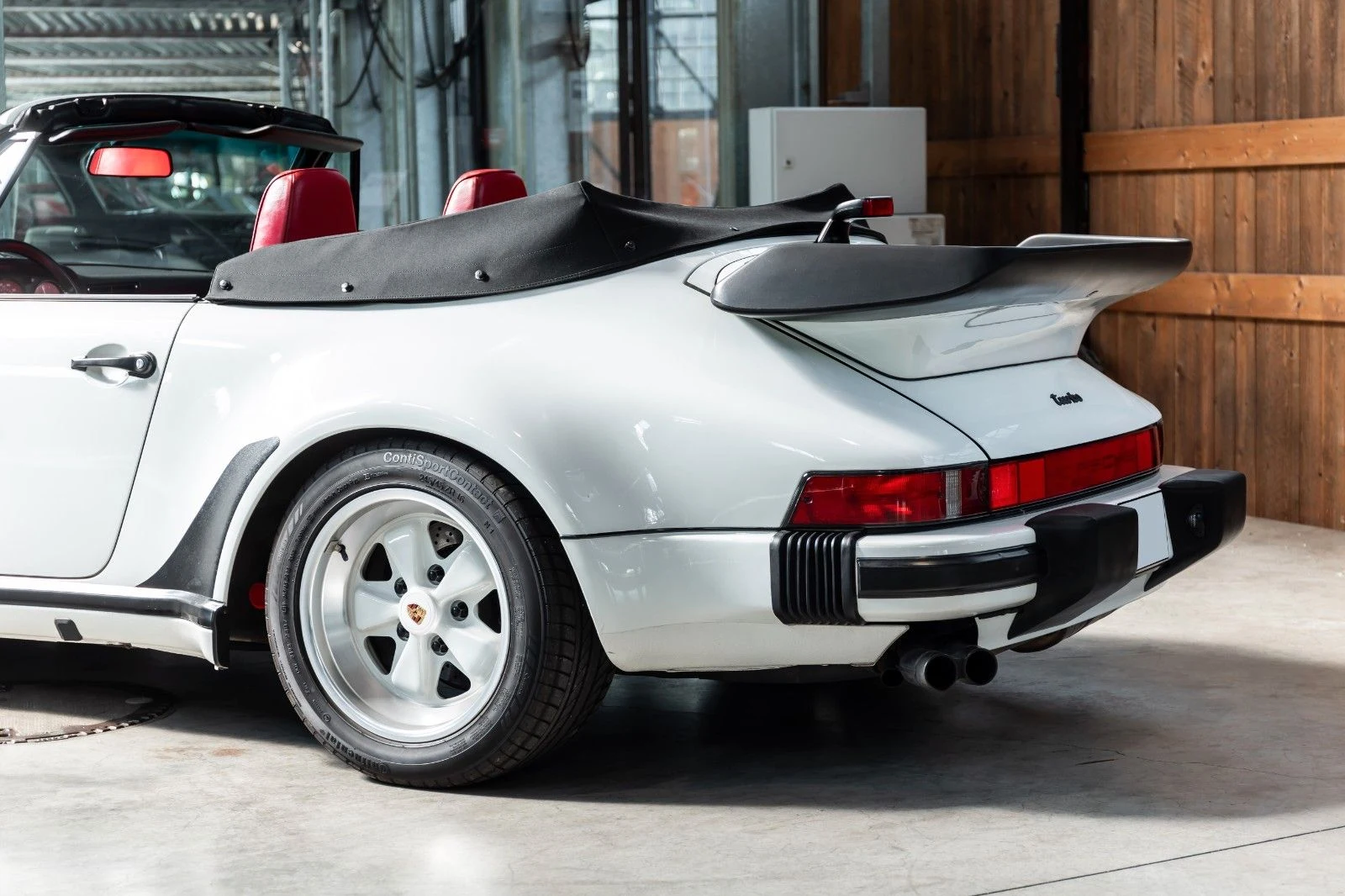 Porsche 911 Turbo Cabriolet (930), 9/10