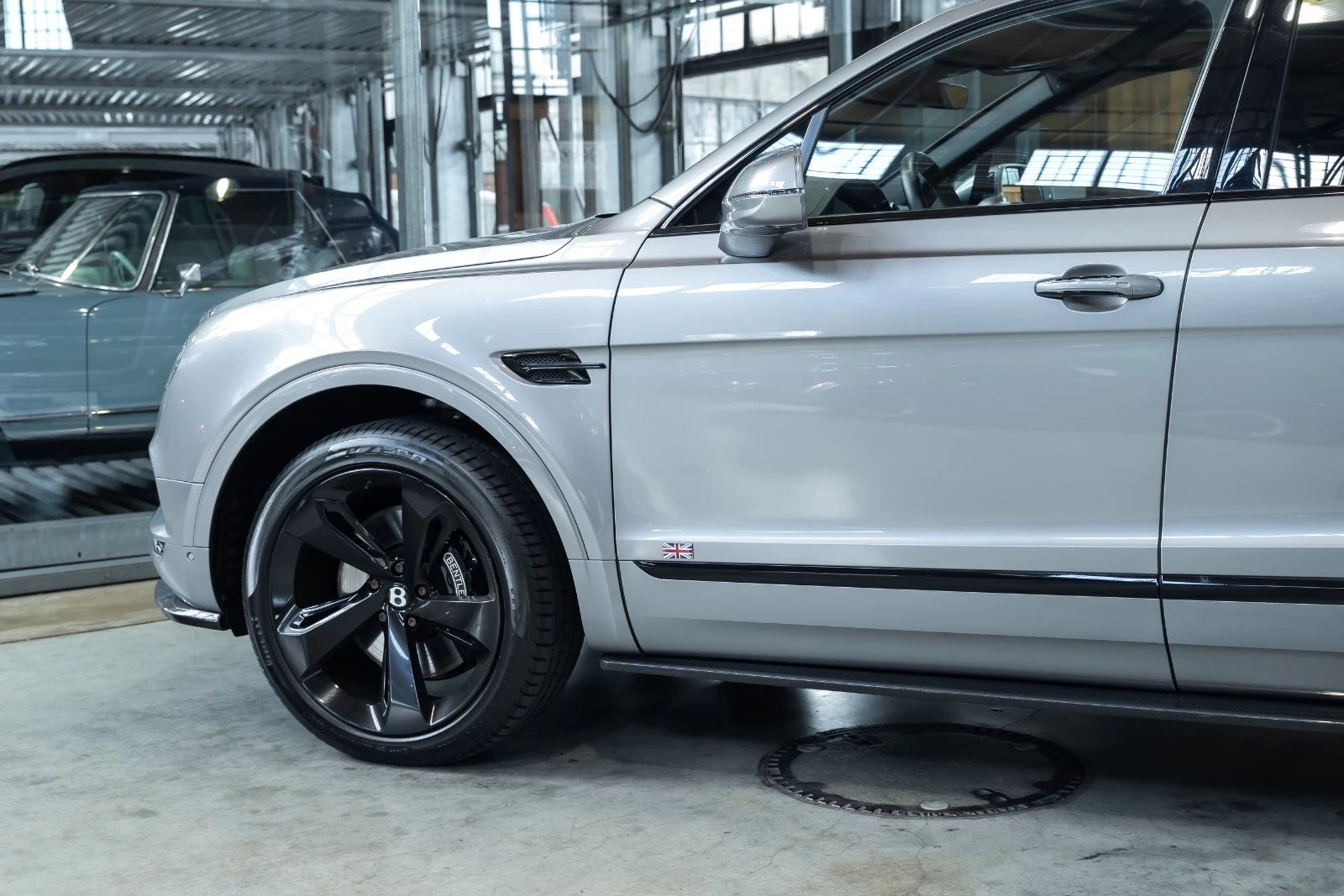 Bentley Bentayga V8, 6/10