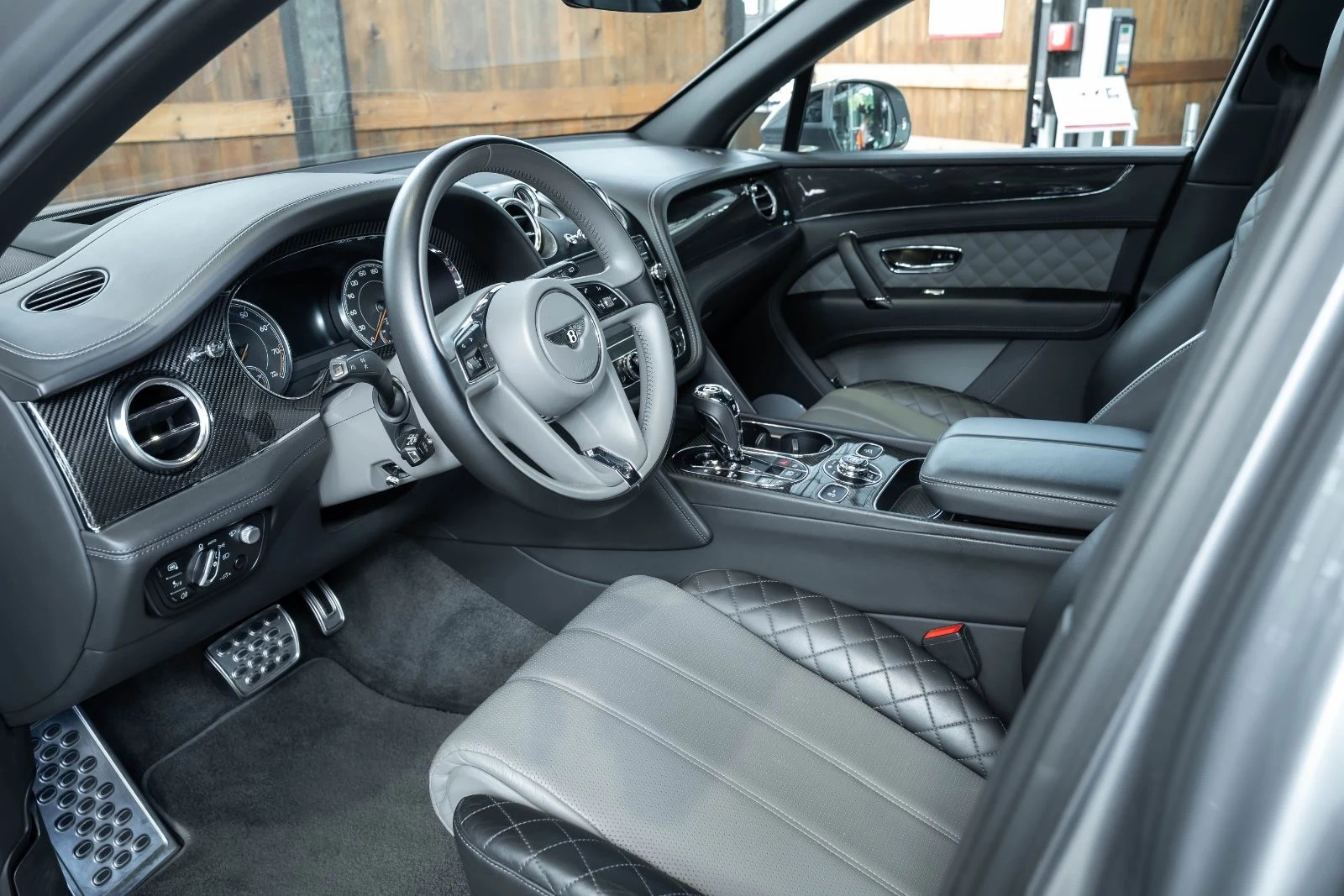 Bentley Bentayga V8, 8/10