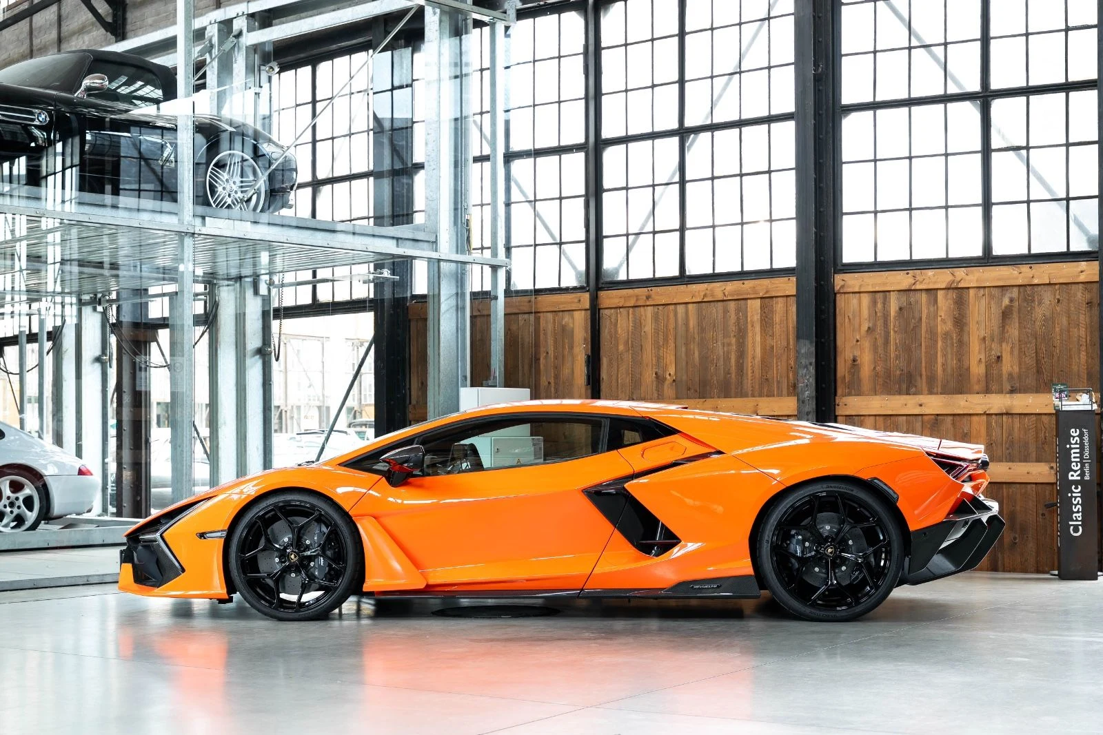 Lamborghini Revuelto, 5/10