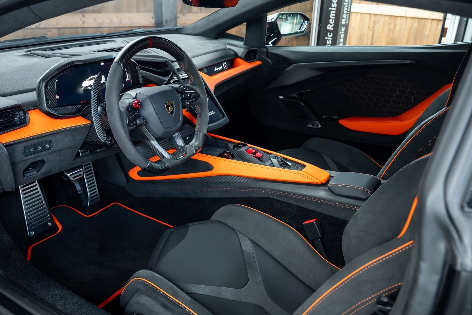 Lamborghini Revuelto, 9/10