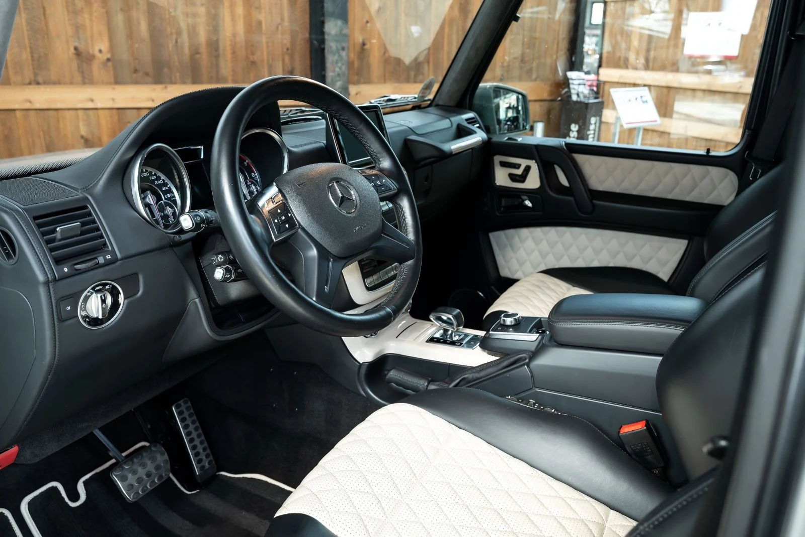 Mercedes-AMG G 65, 8/10
