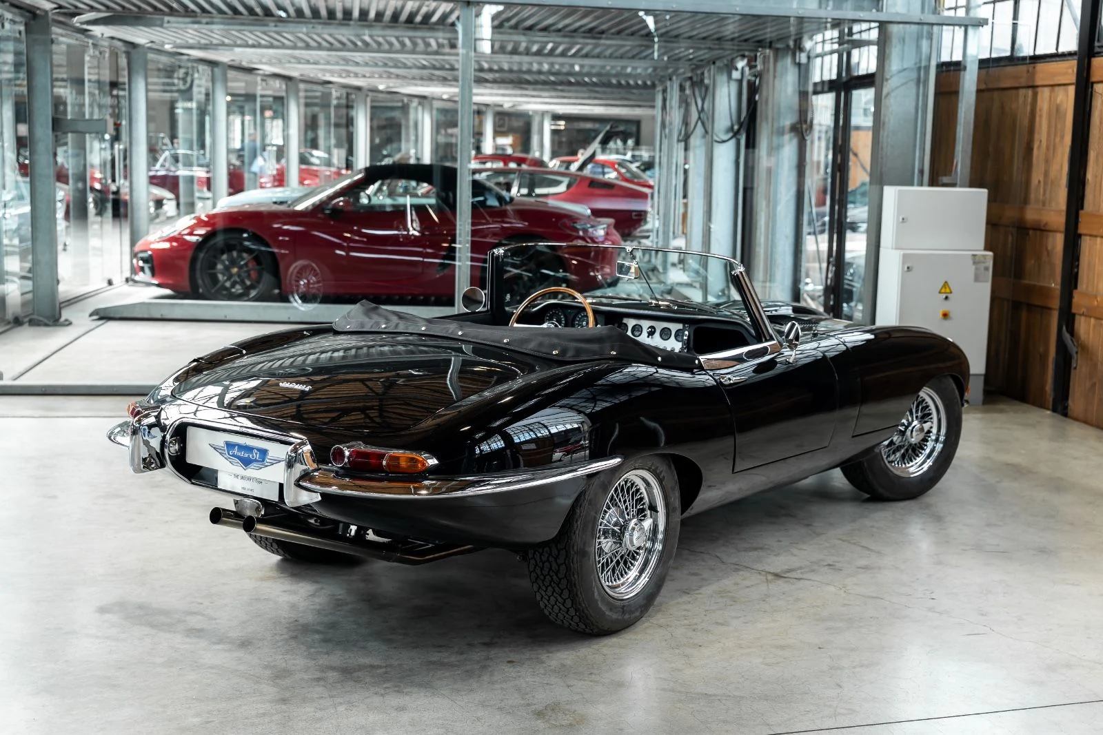Jaguar E-Type 3.8 Series 1 Roadster, 2/10
