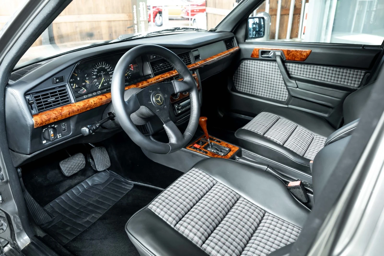Mercedes-Benz 190 E 5.0 V8 Schulz Tuning (W201), 8/10