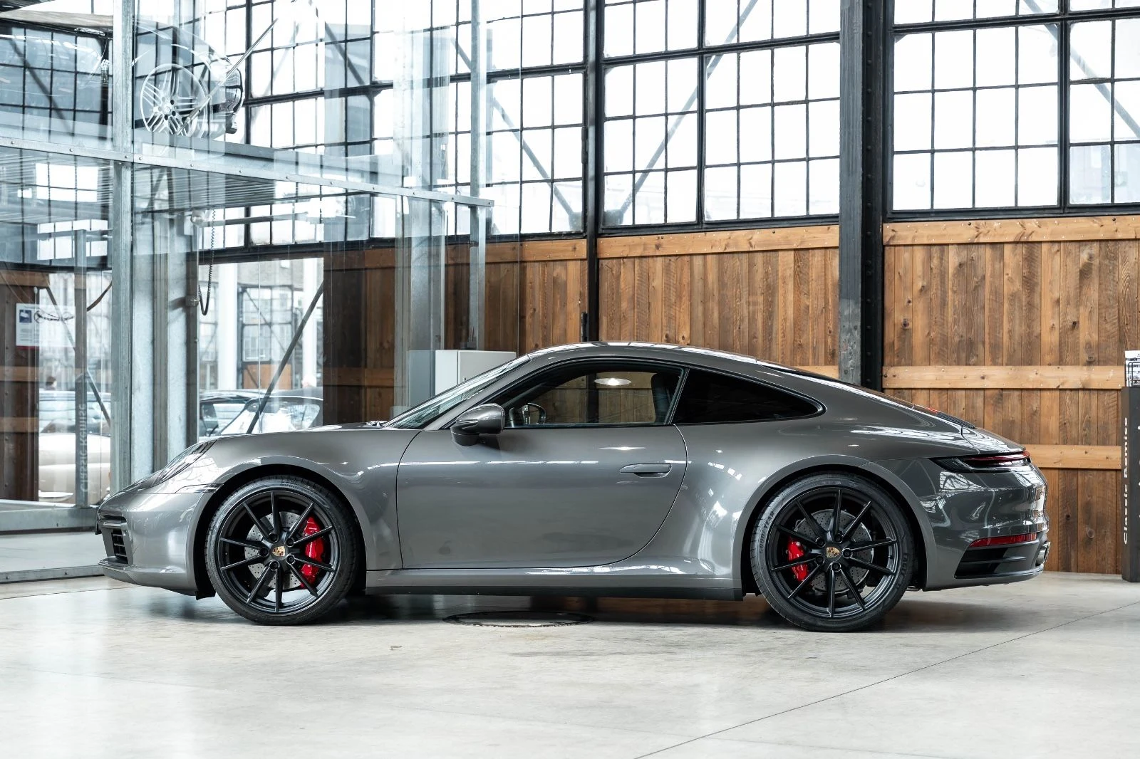 Porsche 911 Carrera S (992), 5/10