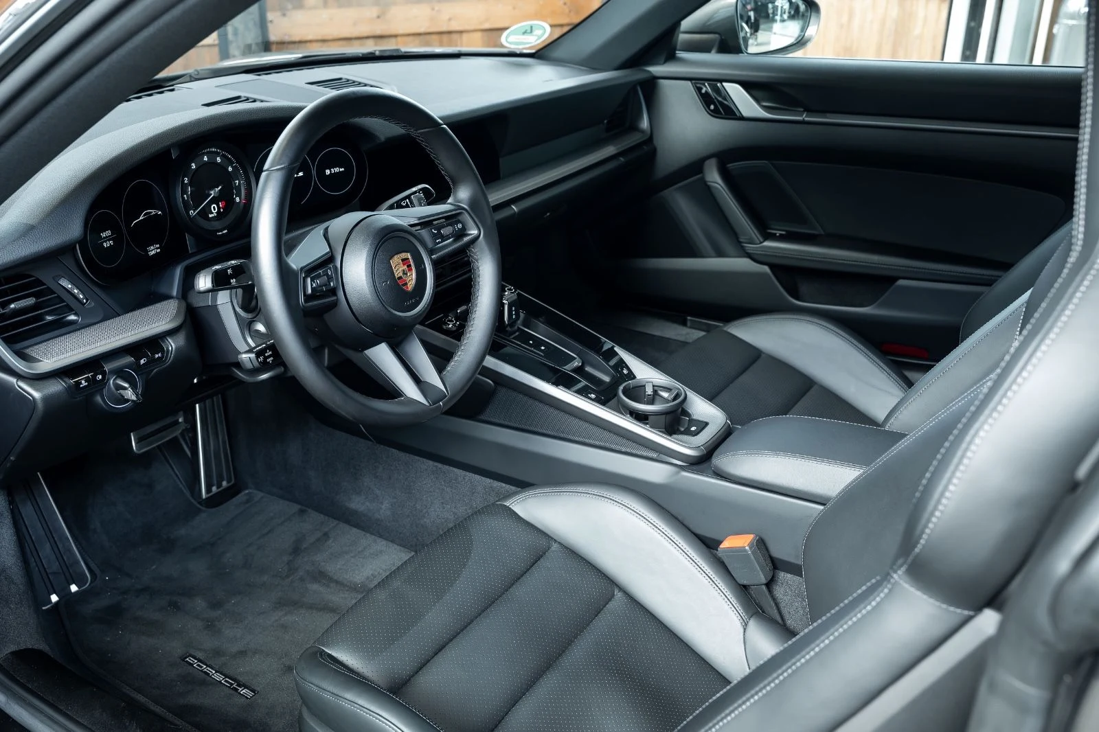 Porsche 911 Carrera S (992), 8/10
