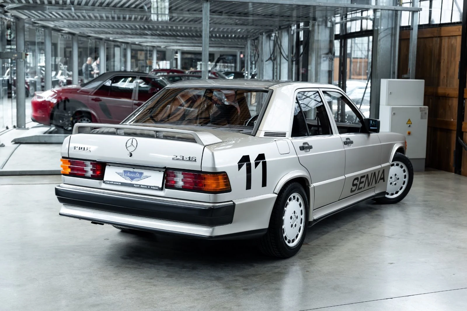 Mercedes-Benz 190 E 2.3-16 (W201), 2/10
