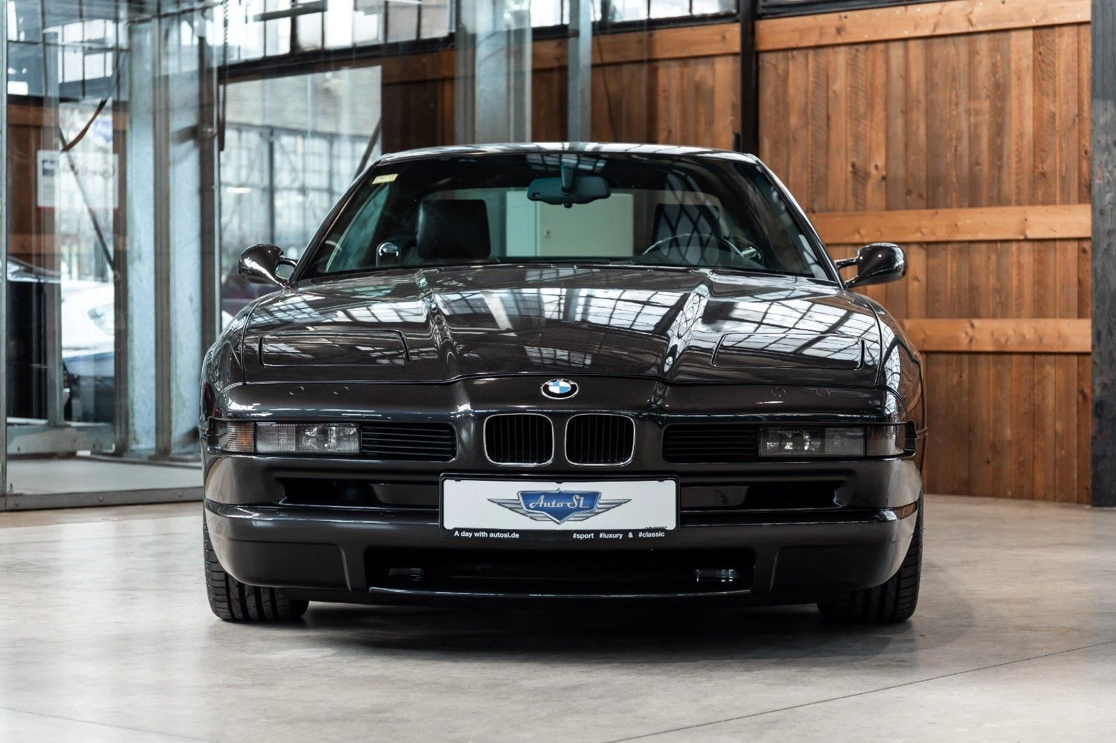 BMW 850 CSi (E31), 3/10