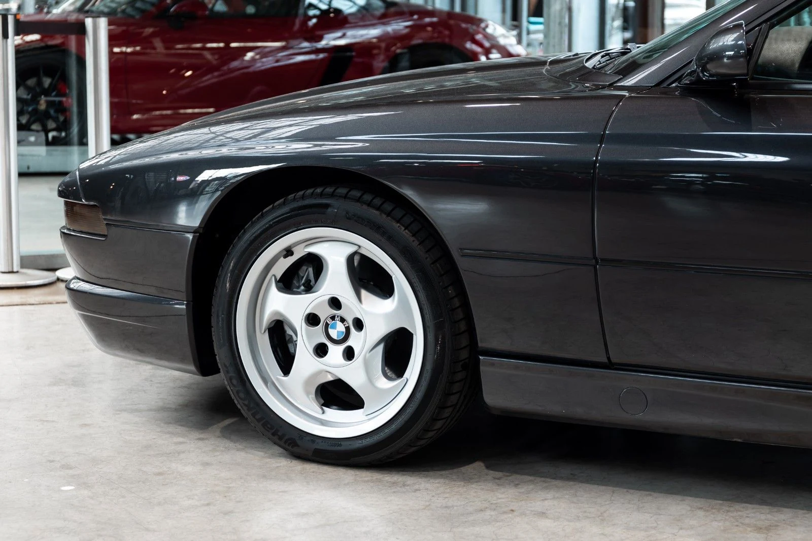 BMW 850 CSi (E31), 6/10