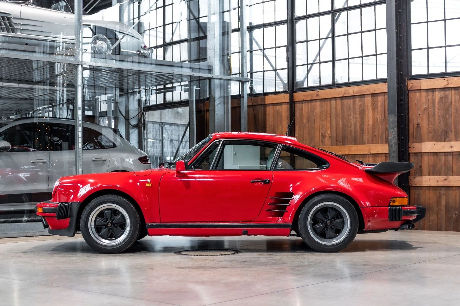 Porsche 911 Turbo 3.3 (930), 5/10