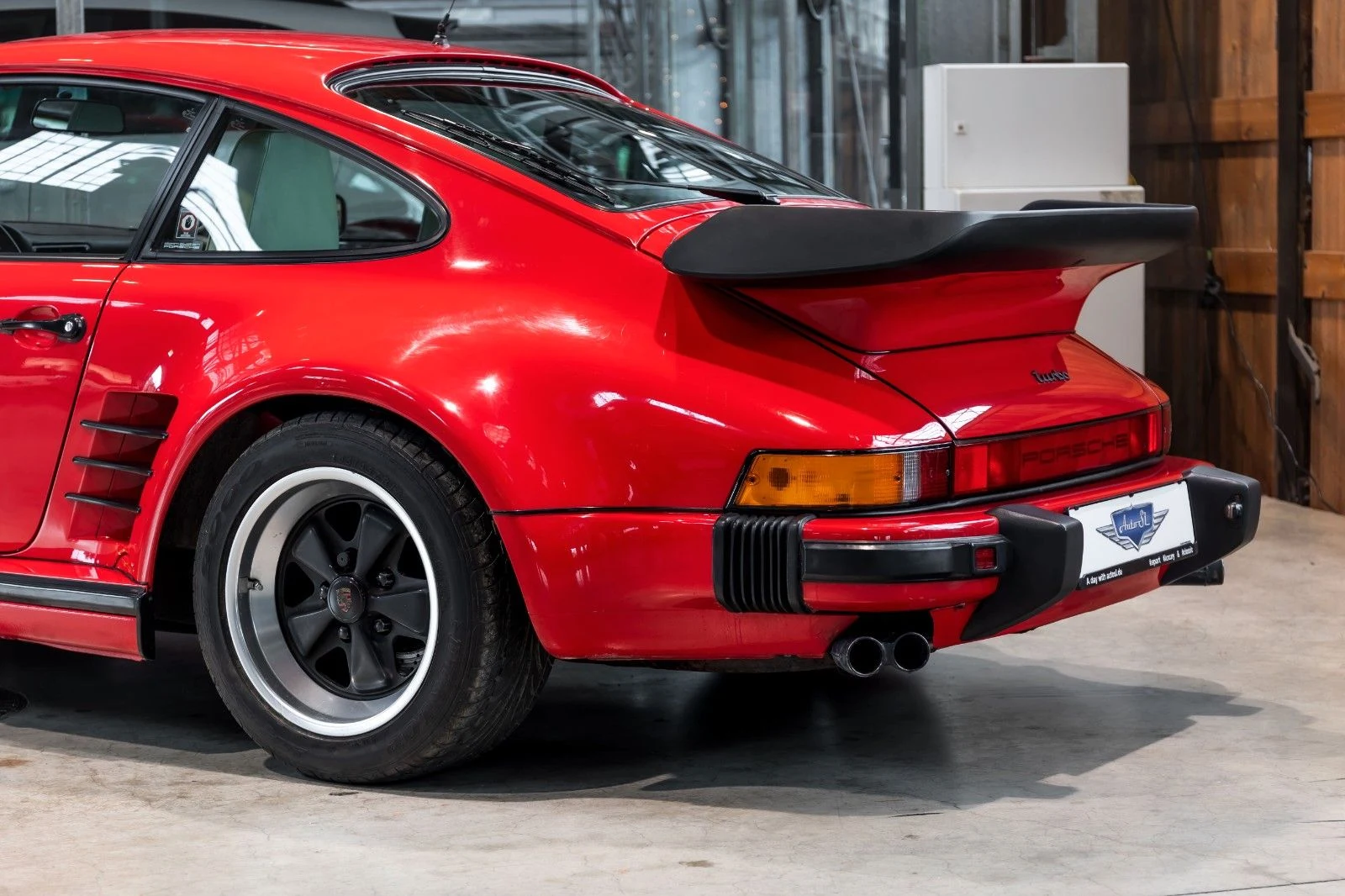 Porsche 911 Turbo 3.3 (930), 7/10