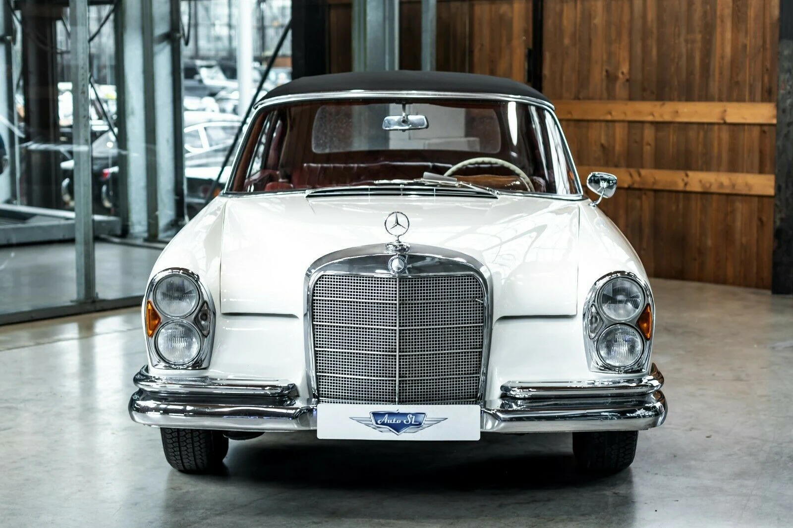 Mercedes-Benz 220 SEb Cabriolet (W111), 3/10