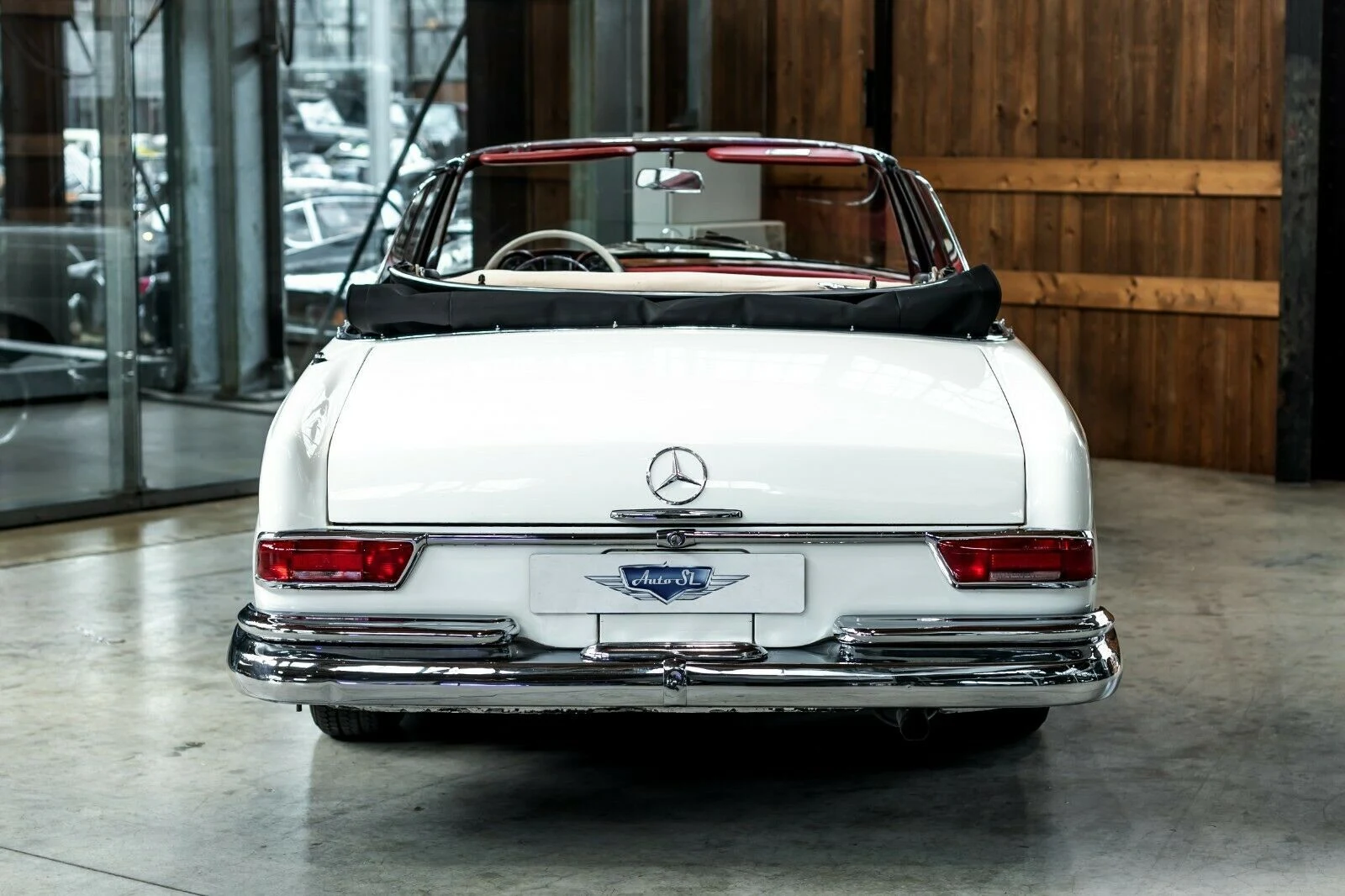 Mercedes-Benz 220 SEb Cabriolet (W111), 4/10