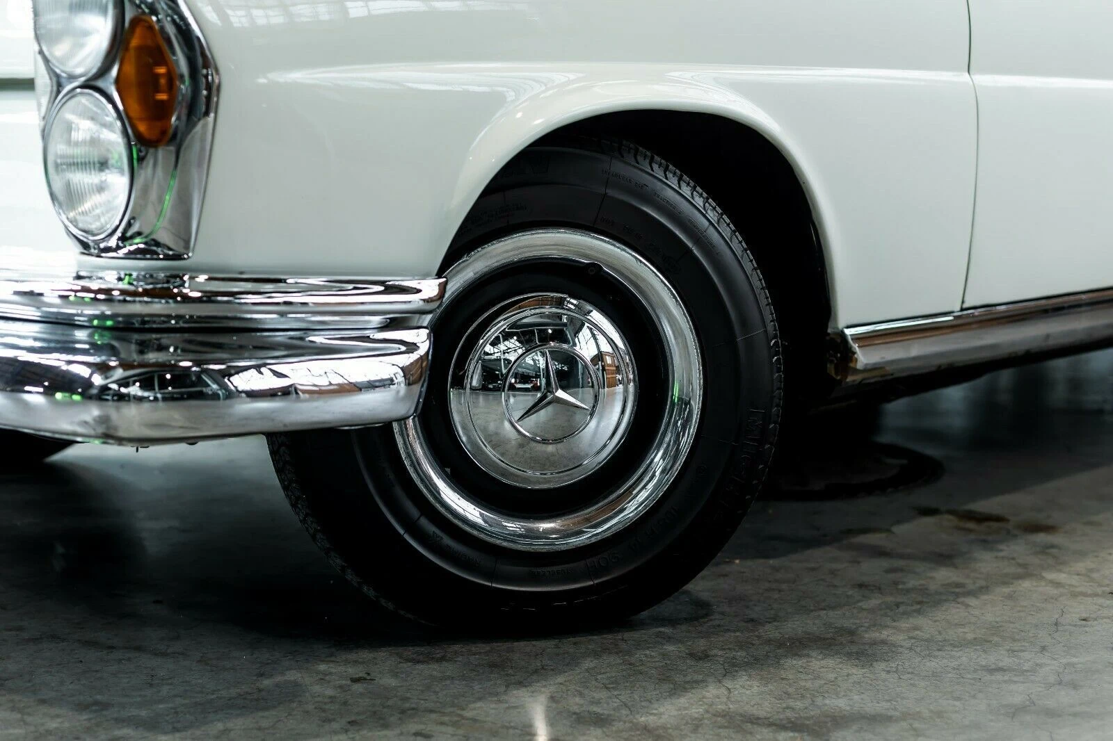 Mercedes-Benz 220 SEb Cabriolet (W111), 8/10