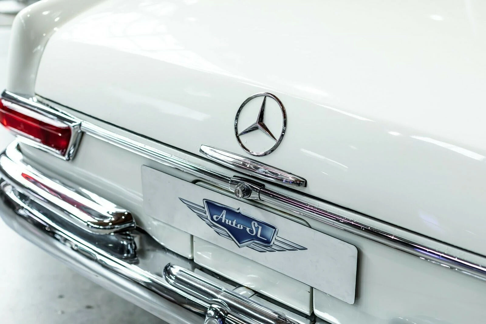 Mercedes-Benz 220 SEb Cabriolet (W111), 9/10