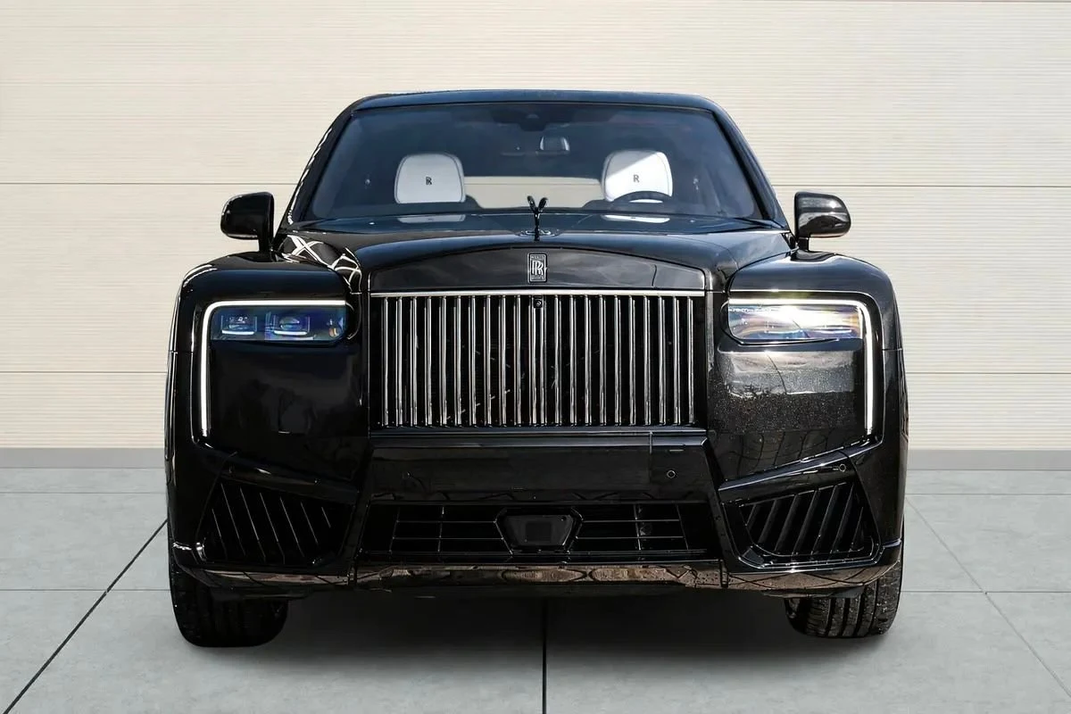 Rolls-Royce Cullinan Black Badge Series II, 2/9
