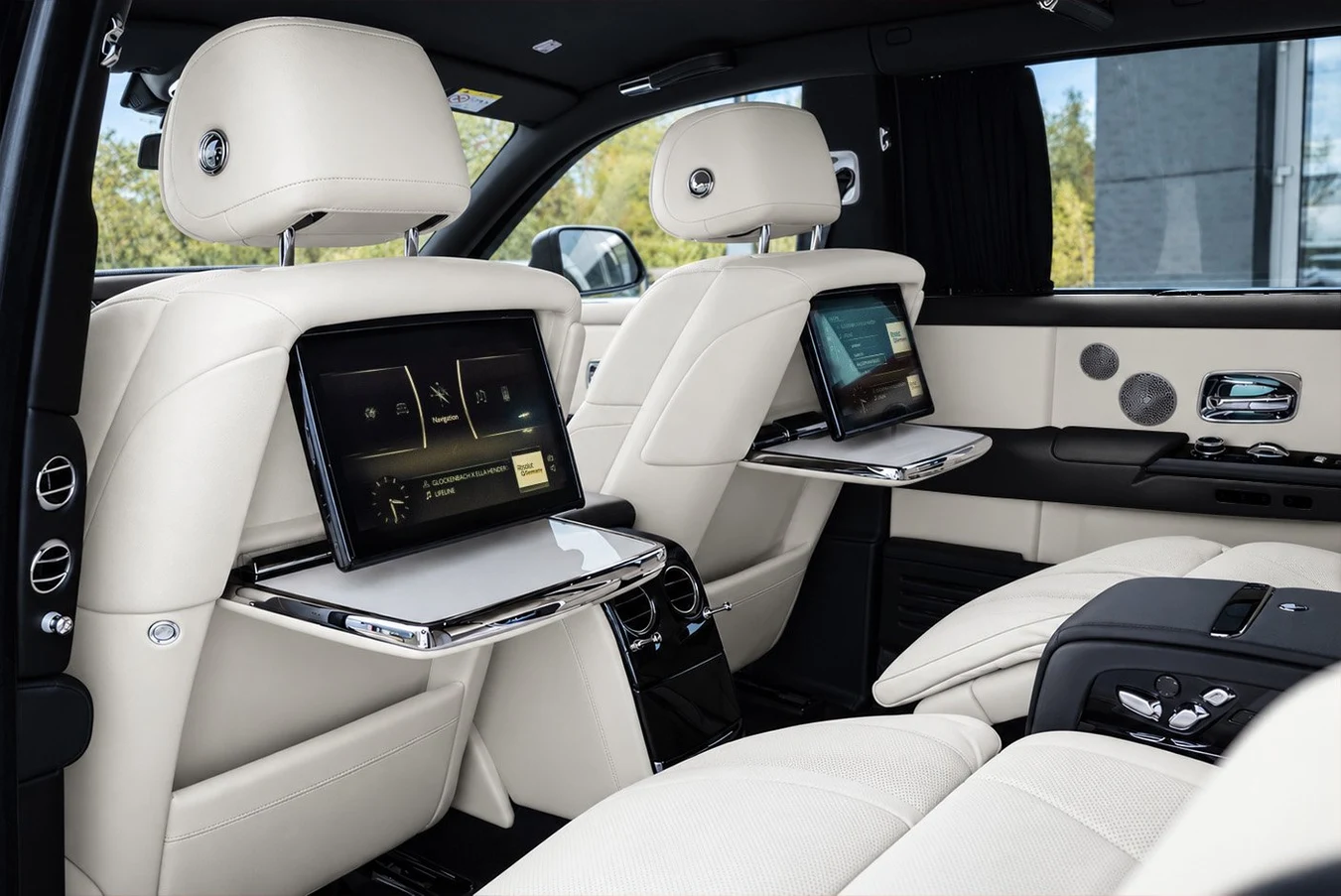 Rolls-Royce Phantom Extended, 8/9