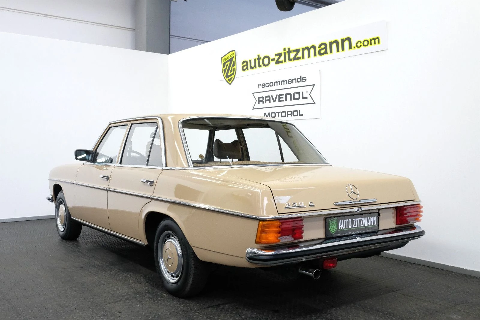 Mercedes-Benz 230.6, 7/10