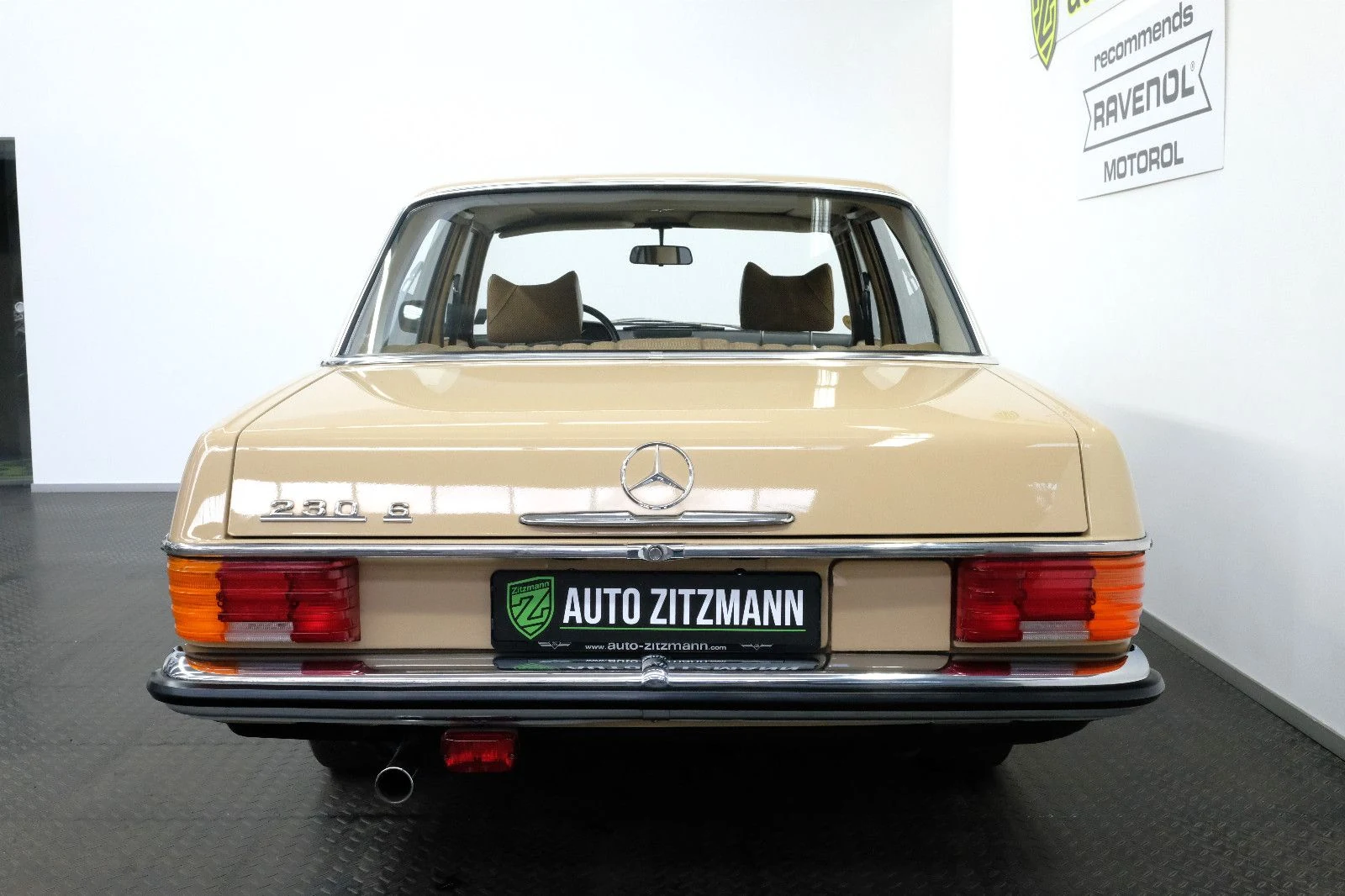 Mercedes-Benz 230.6, 8/10