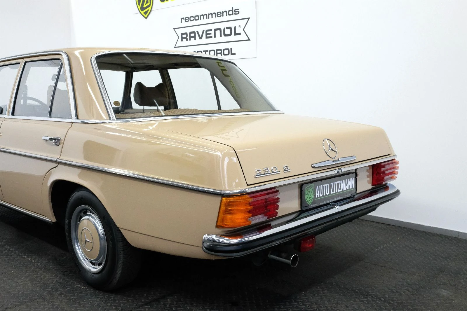 Mercedes-Benz 230.6, 9/10