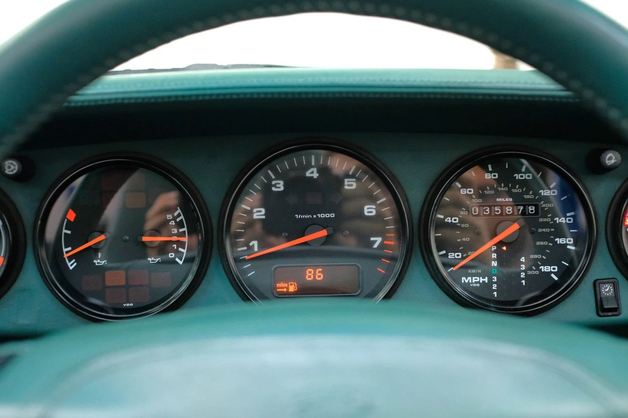Porsche 911 Carrera Cabriolet (993), 7/10
