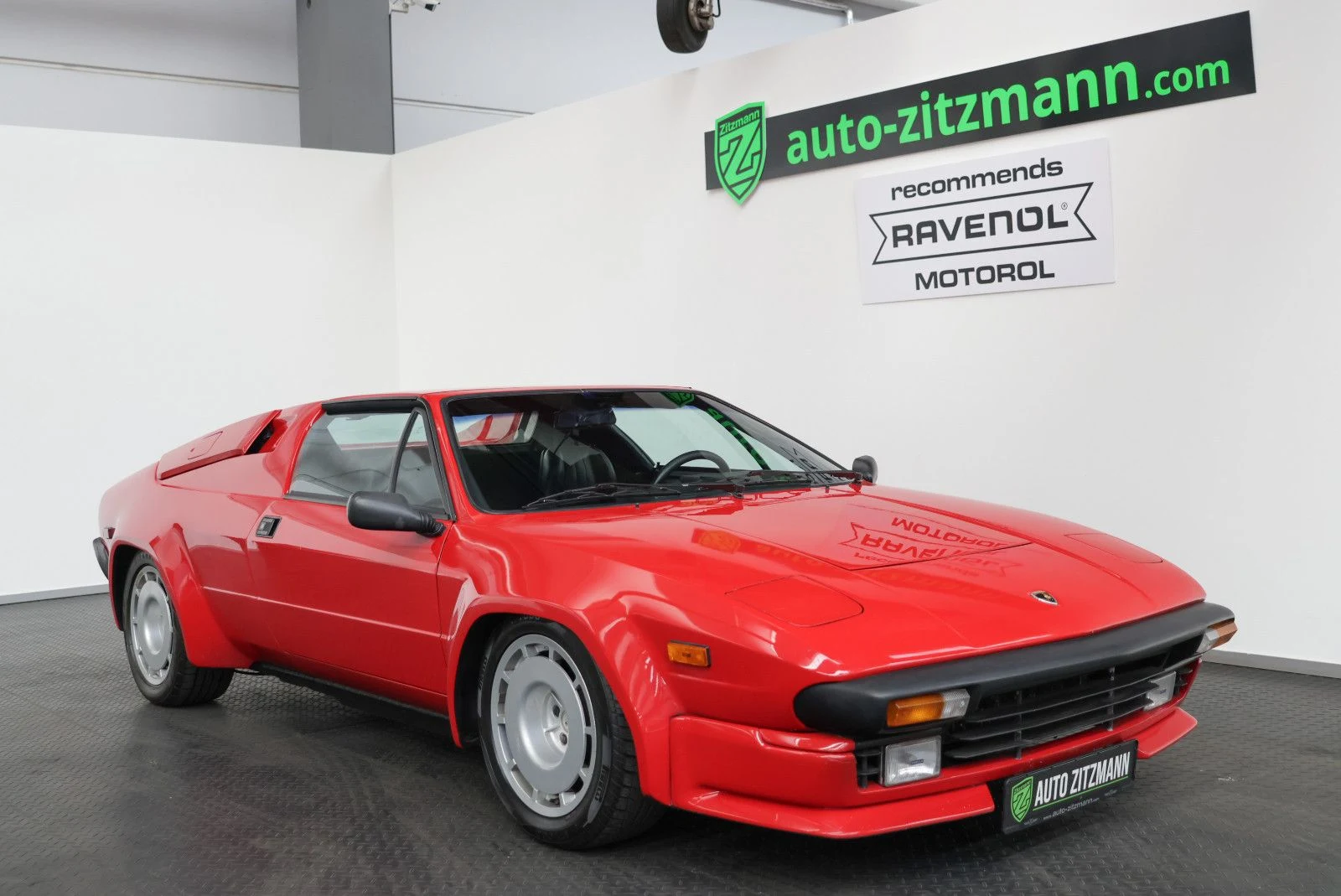 Lamborghini Jalpa 3.5 Targa, full front three-quarter view
