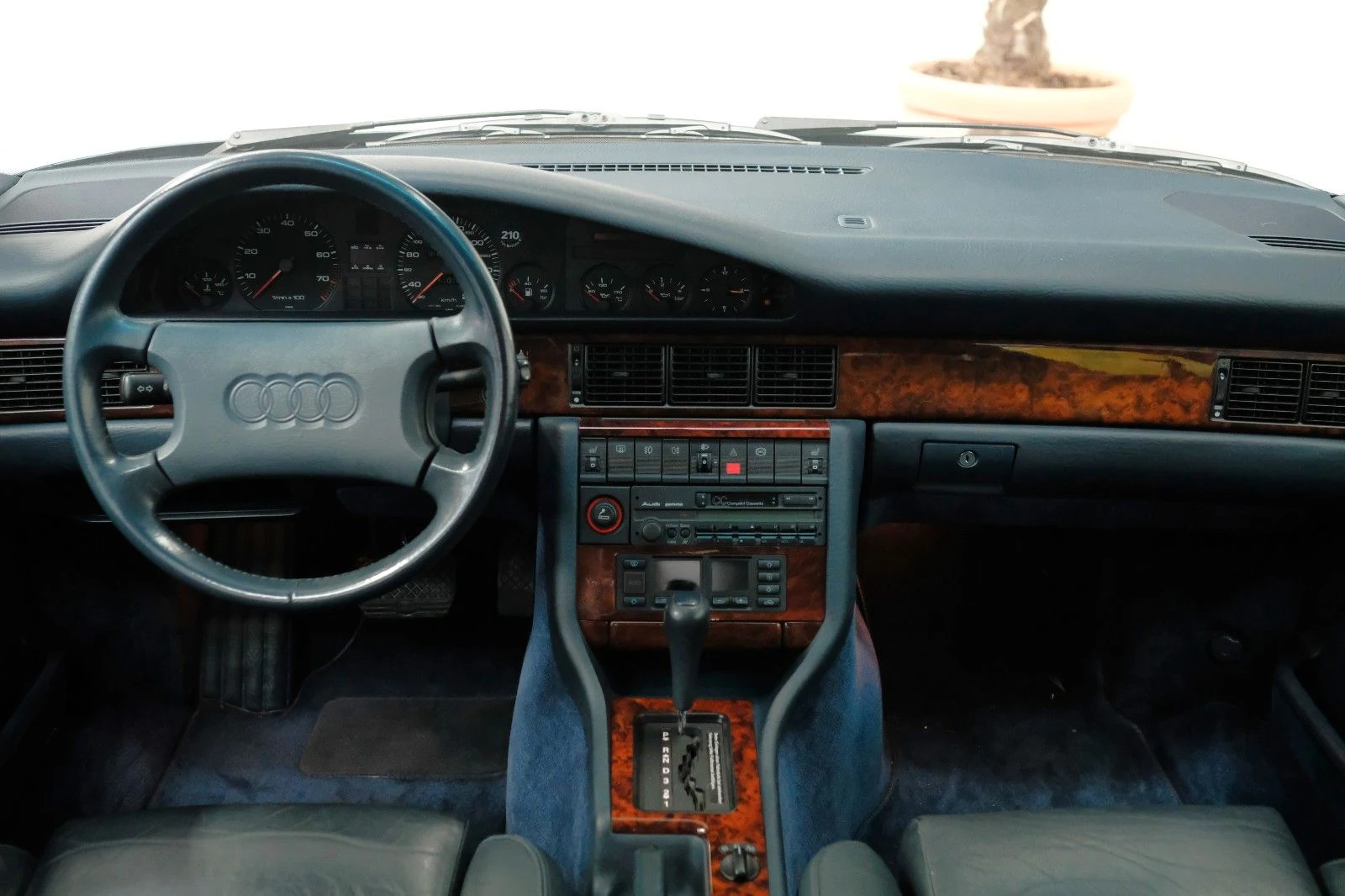 Audi V8 4.2 quattro, 6/10